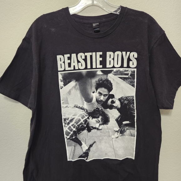 Gently worn TShrit - Picture 2 of 6